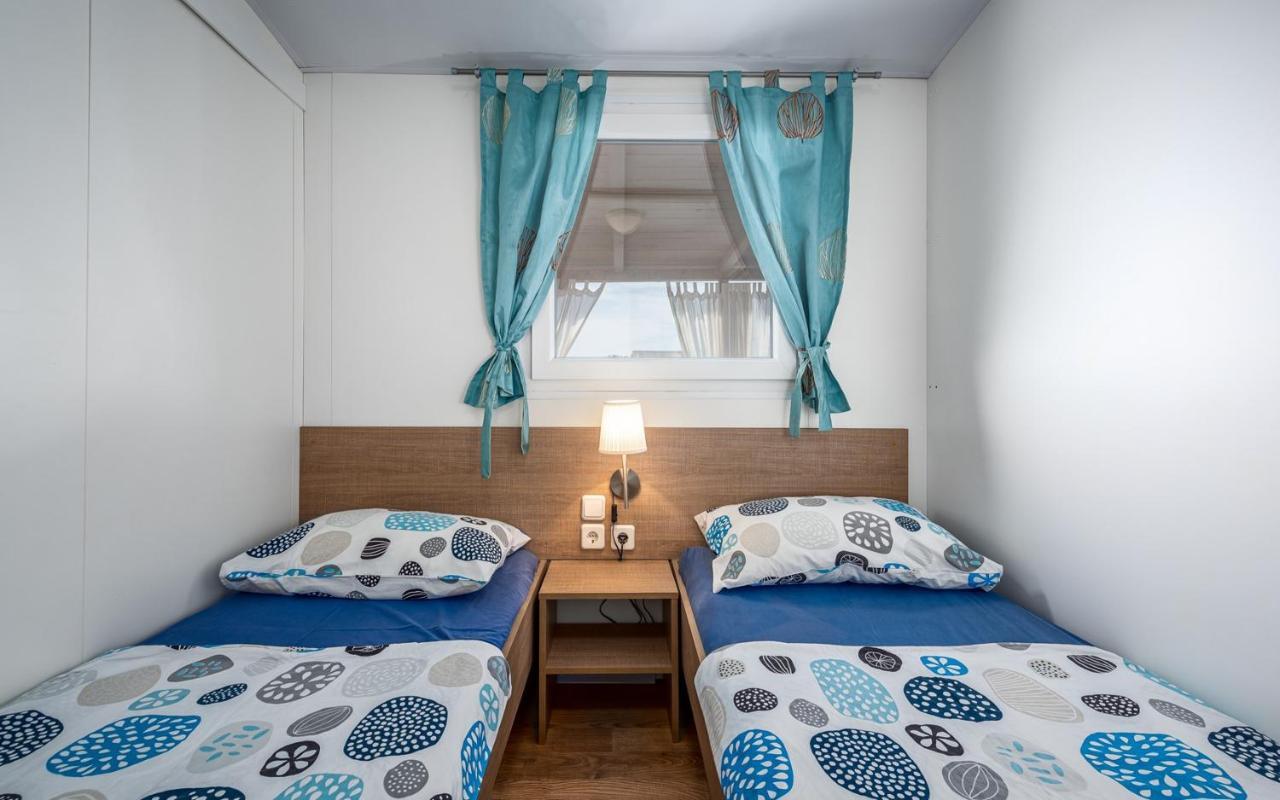 Panorama Mobile Homes In Camping Park Умаг Стая снимка