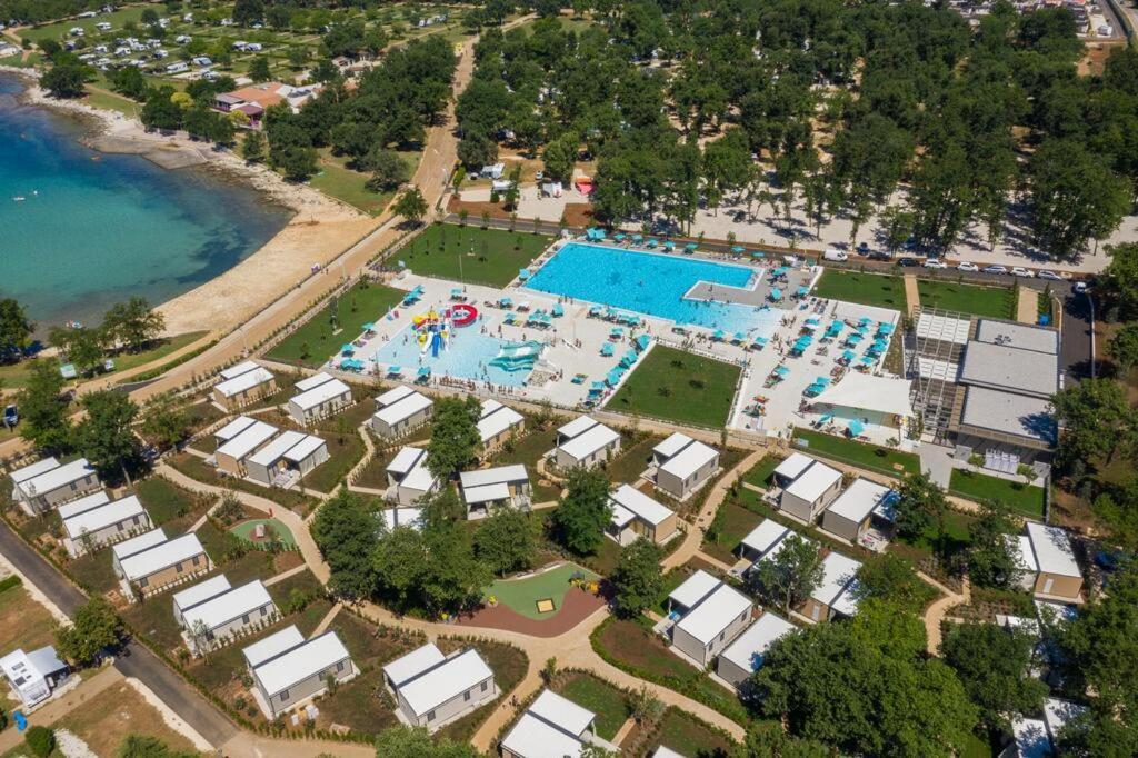 Panorama Mobile Homes In Camping Park Умаг Екстериор снимка