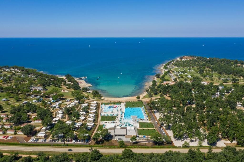 Panorama Mobile Homes In Camping Park Умаг Екстериор снимка
