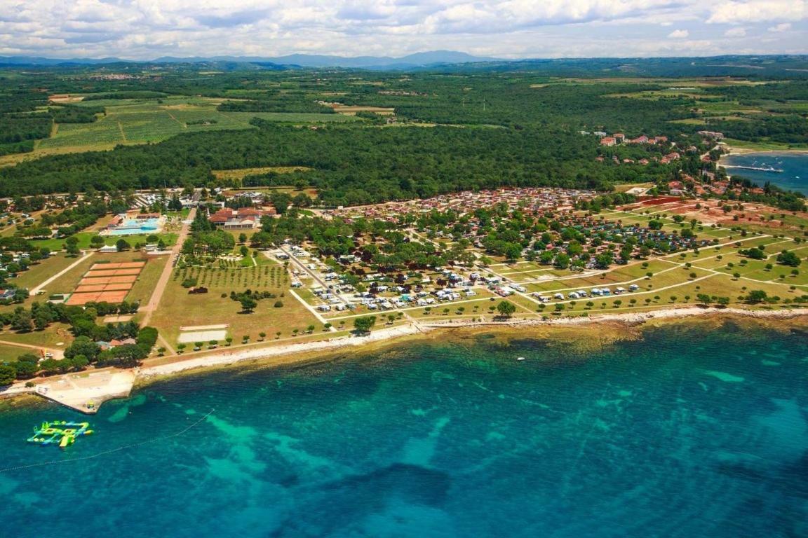 Panorama Mobile Homes In Camping Park Умаг Екстериор снимка