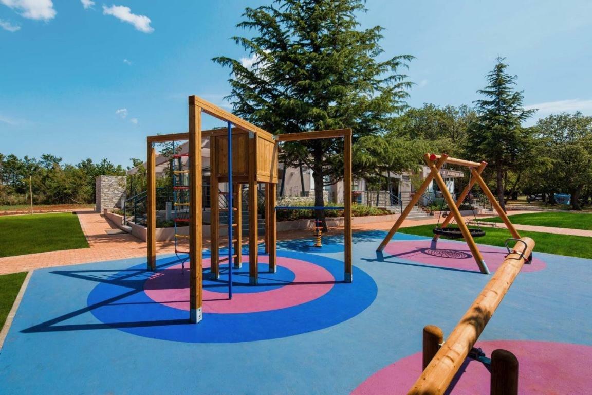 Panorama Mobile Homes In Camping Park Умаг Екстериор снимка