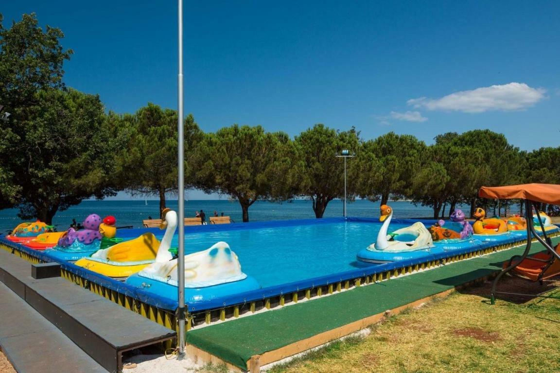 Panorama Mobile Homes In Camping Park Умаг Екстериор снимка
